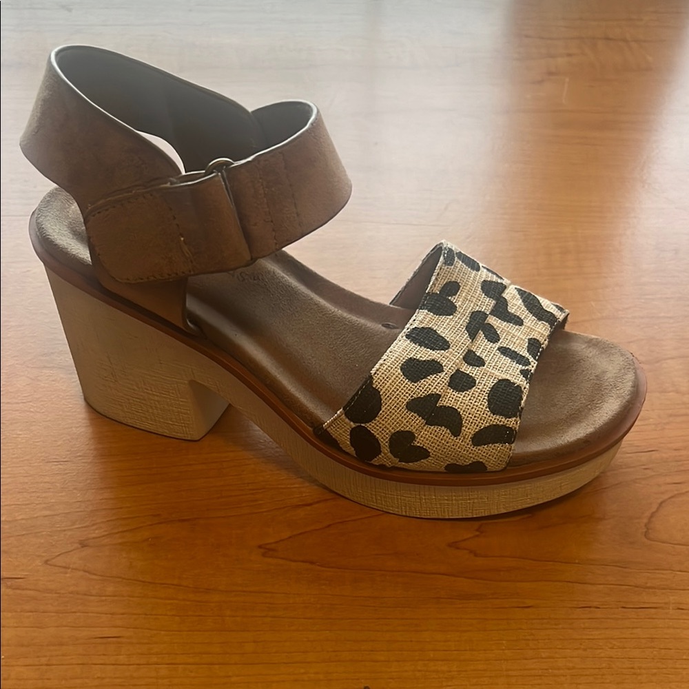 Pierre Dumas Brown and Leopard Print Platform Sandals